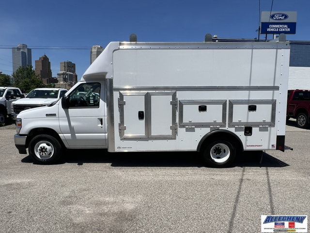 New 2027 Ford E-350 - photo 2