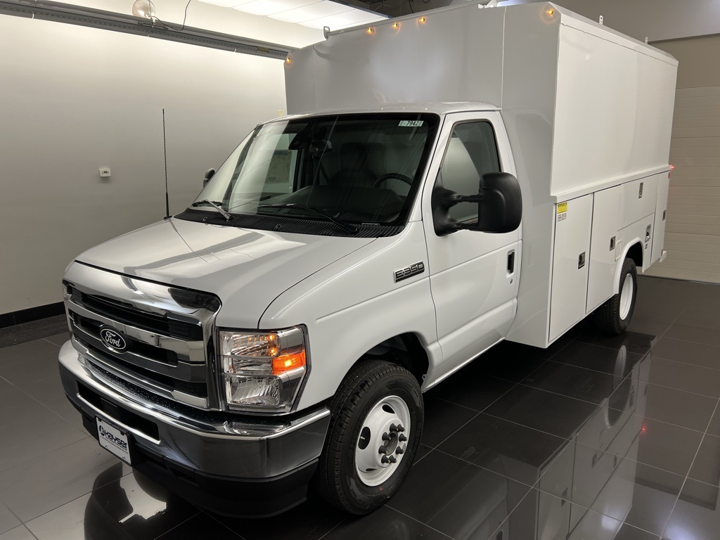 New 2026 Ford E-350 Cutaway - photo 3
