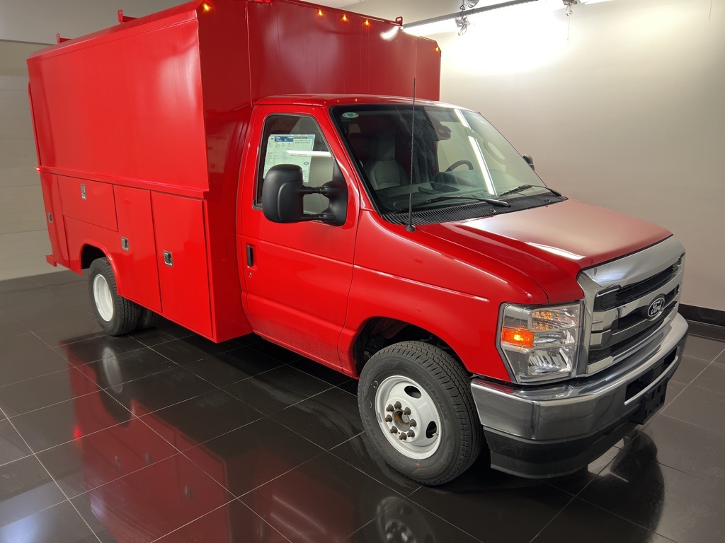 New 2026 Ford E-350 - photo 2
