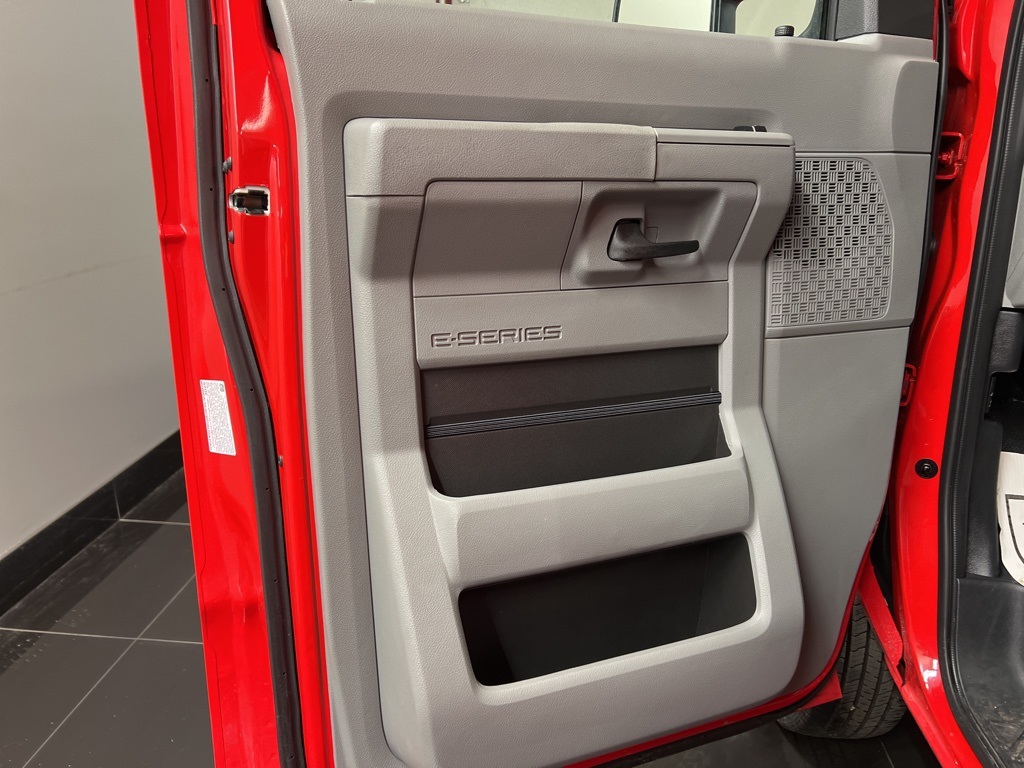 New 2026 Ford E-350 Cutaway - photo 3