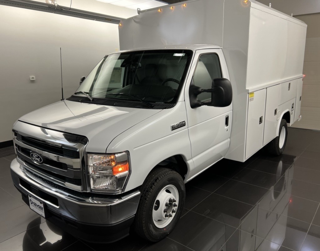 New 2026 Ford E-350 - photo 2