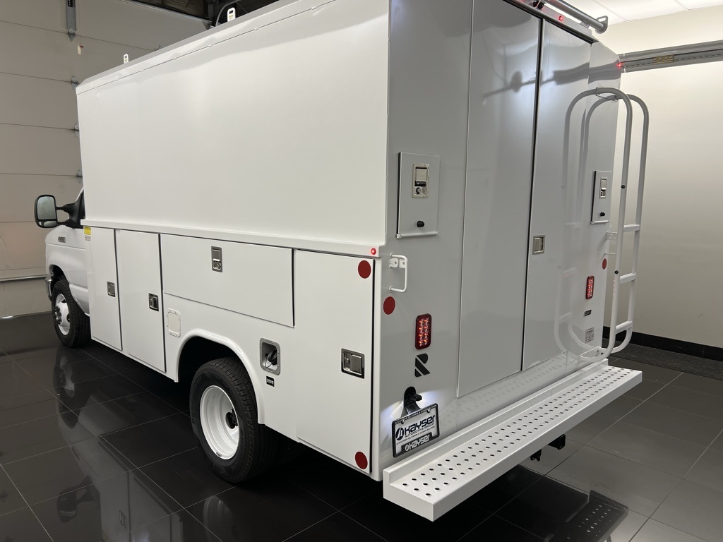 New 2026 Ford E-350 Cutaway - photo 3