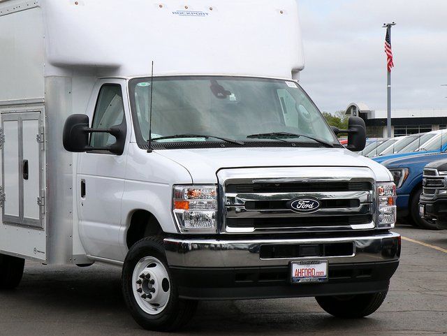 New 1996 Ford E-450 Cutaway - photo 3