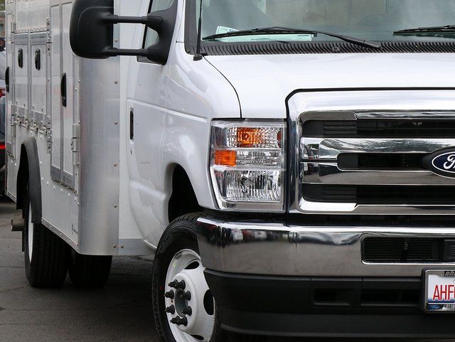 New 1996 Ford E-450 Cutaway - photo 5