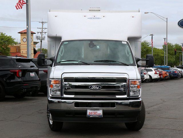 New 1996 Ford E-450 Cutaway - photo 6