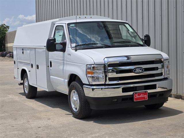 New 2026 Ford E-350 - photo 2