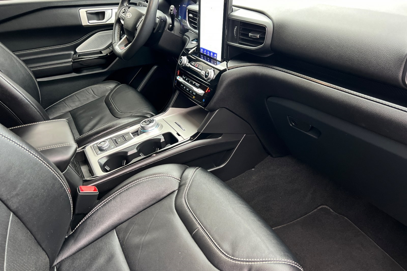 Used 2024 Ford Explorer ST - photo 4