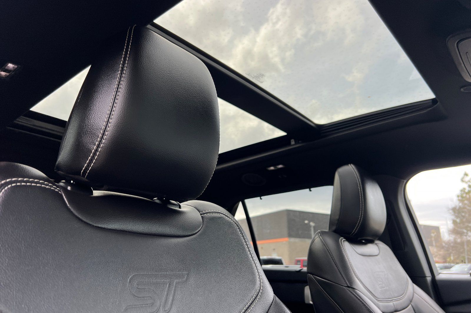 Used 2022 Ford Explorer ST - photo 8