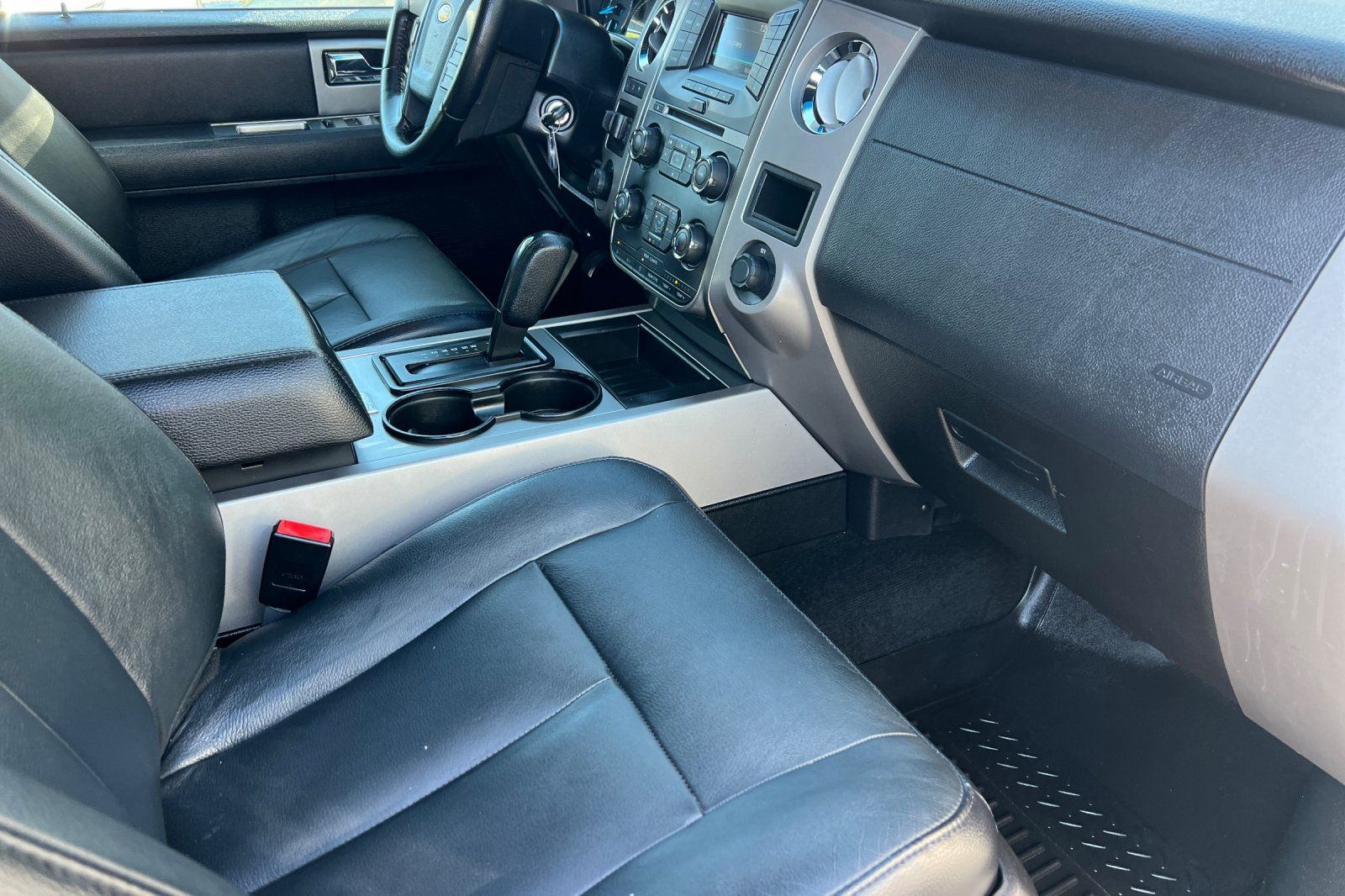 Used 2017 Ford Expedition XLT - photo 5