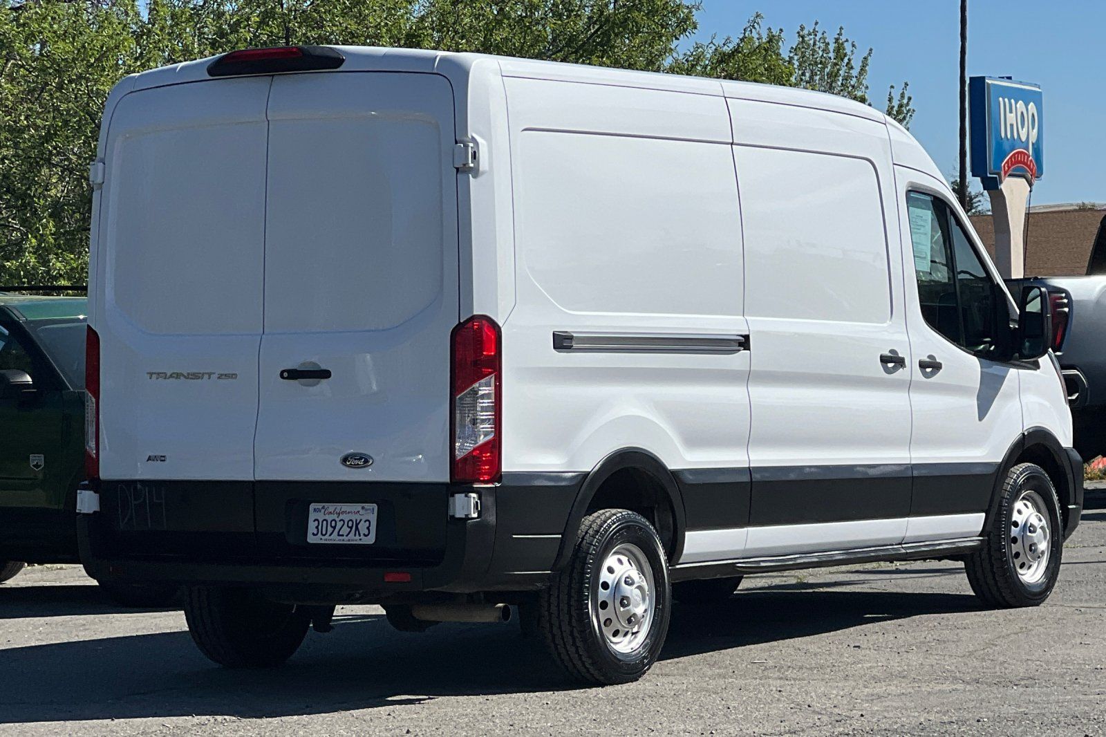 Used 2023 Ford Transit 250 Medium Roof Empty Cargo Van - photo 18