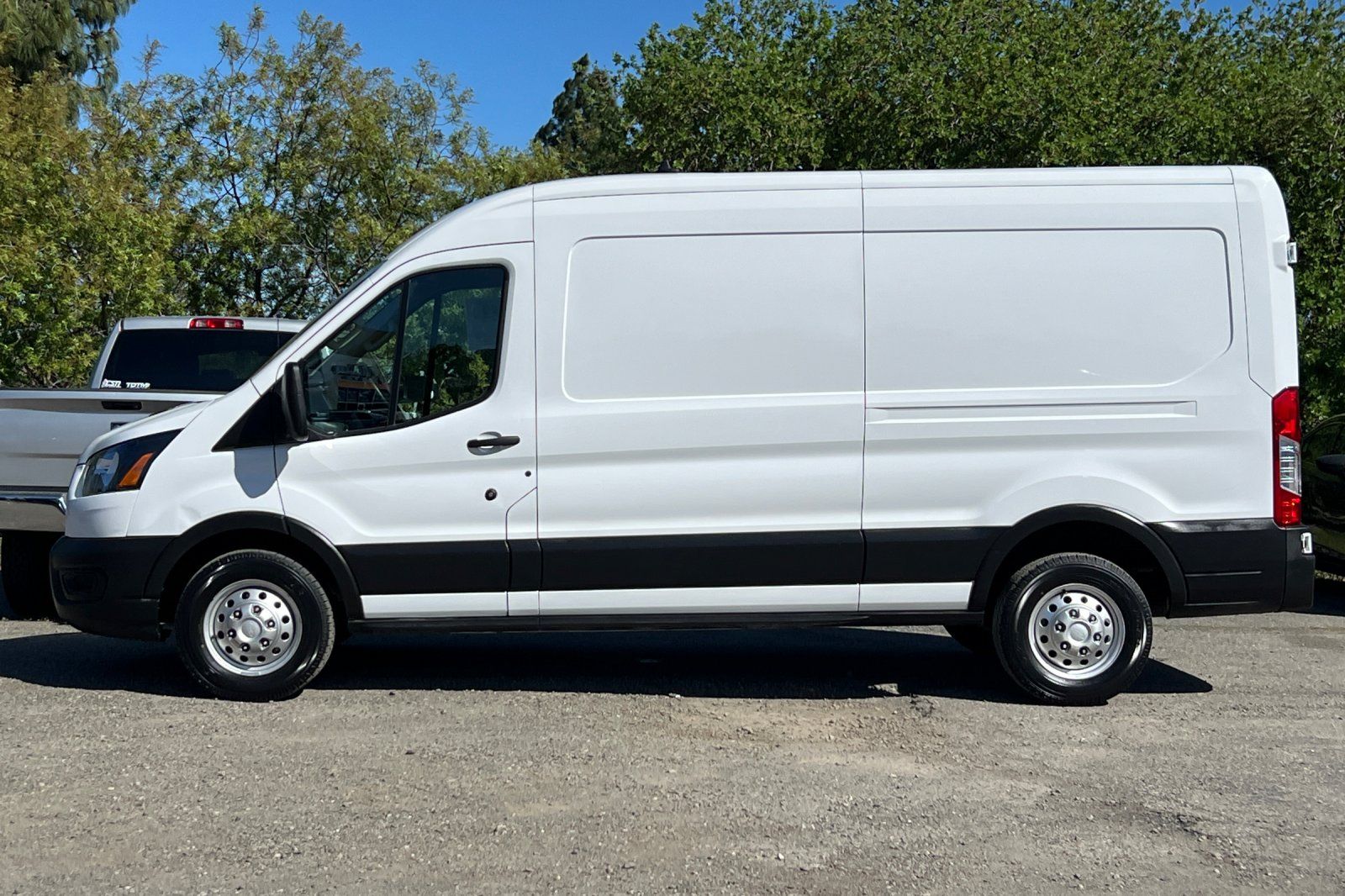 Used 2023 Ford Transit 250 Medium Roof Empty Cargo Van - photo 21
