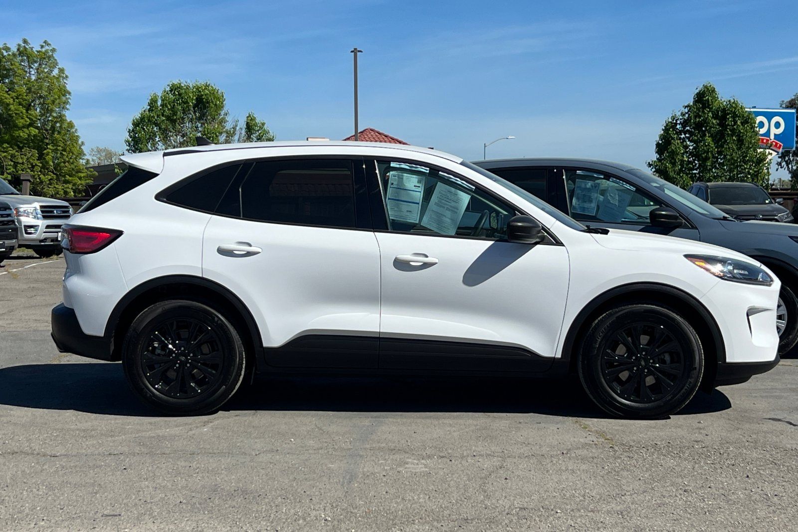 Used 2022 Ford Escape SE - photo 19