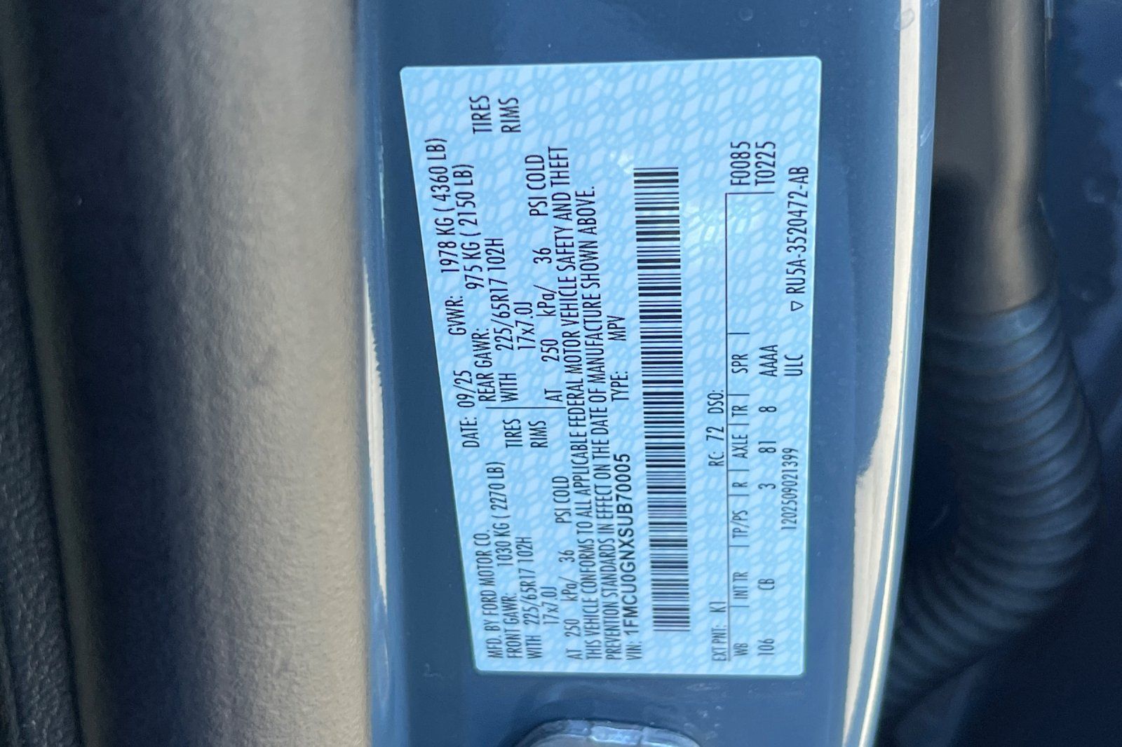 Used 2025 Ford Escape - photo 2