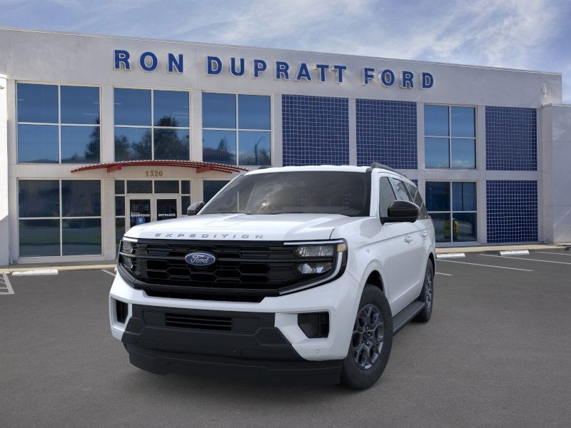 Used 2025 Ford Expedition - photo 2