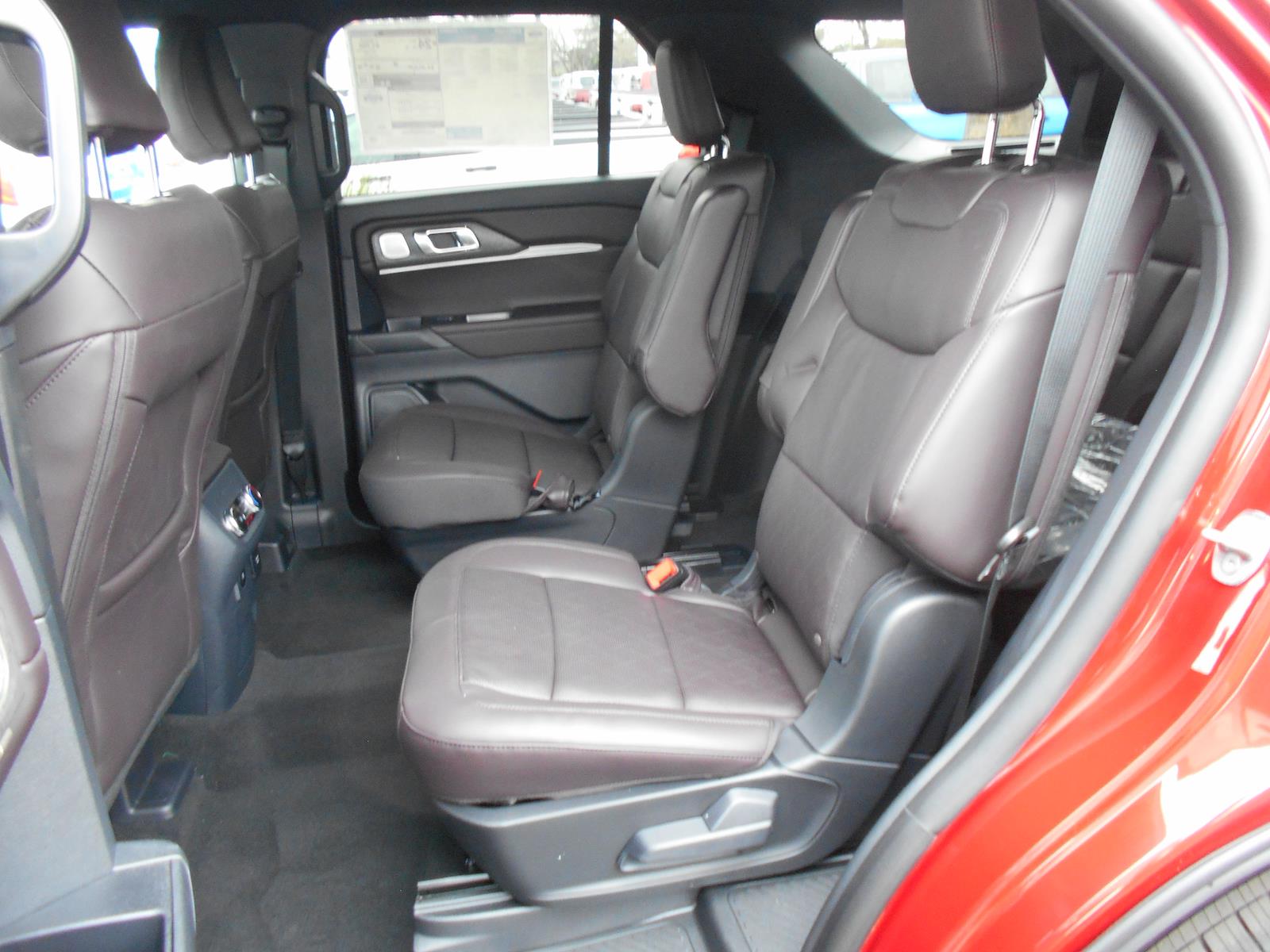 New 2026 Ford Explorer Platinum - photo 7