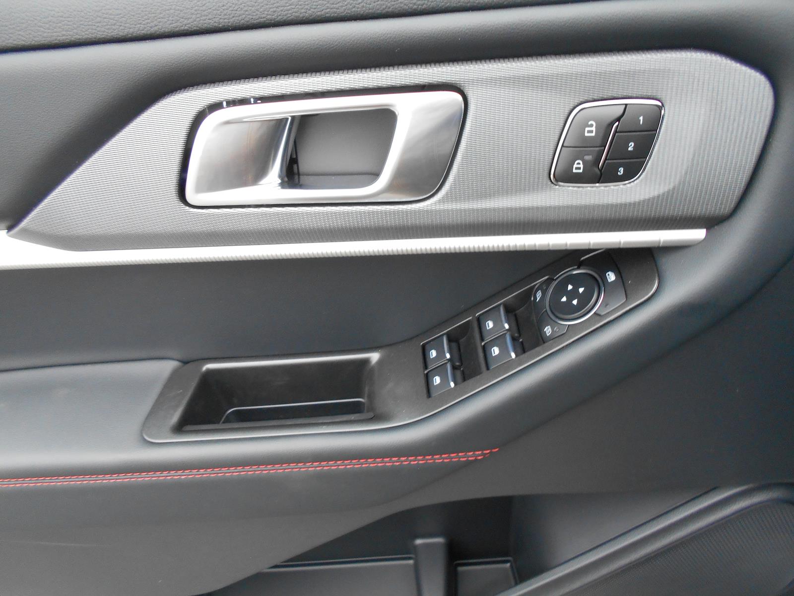 New 2026 Ford Explorer ST-Line - photo 9