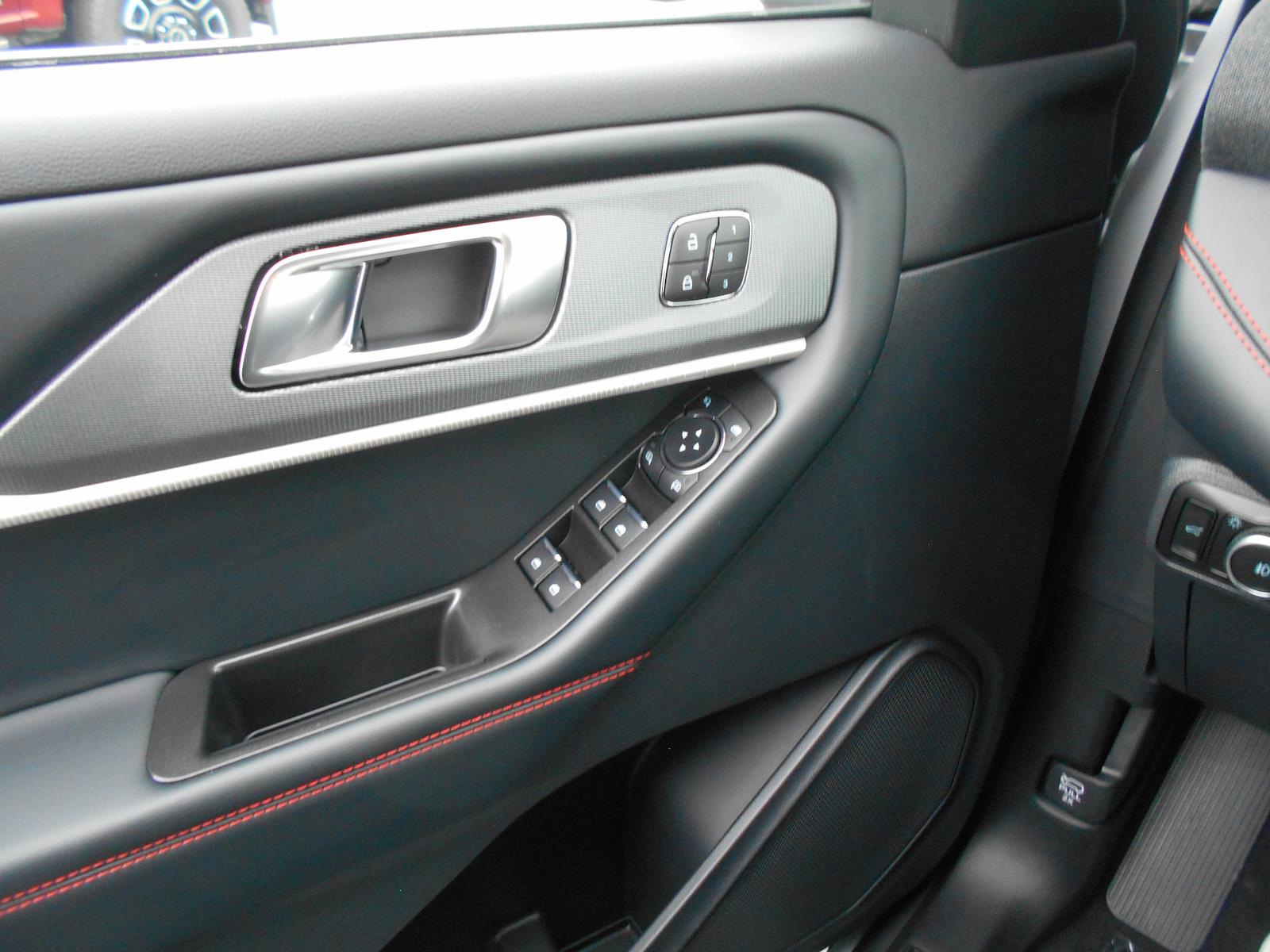 New 2026 Ford Explorer ST - photo 6
