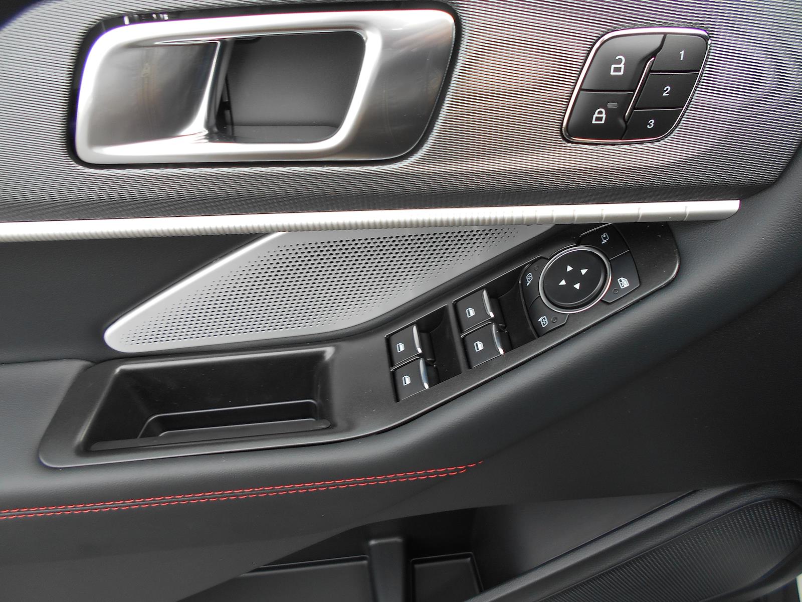 New 2026 Ford Explorer ST - photo 27