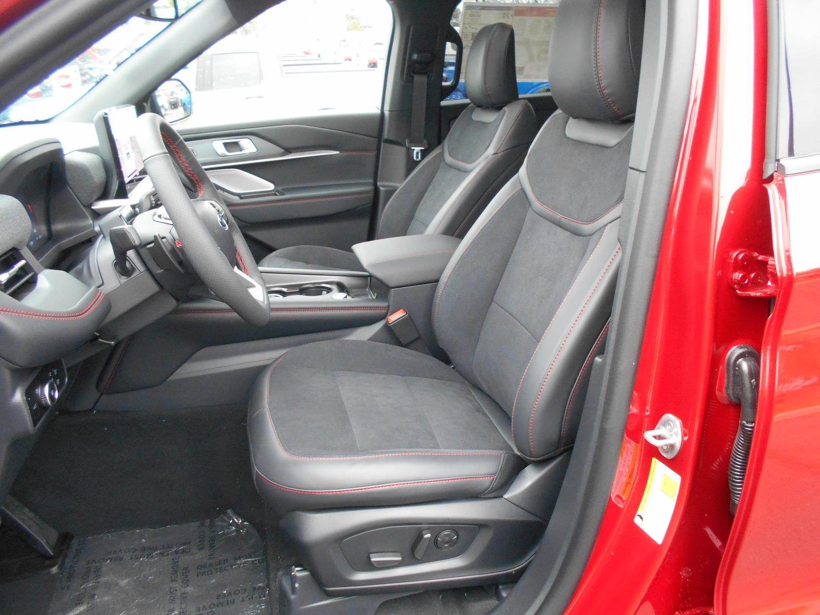 New 2026 Ford Explorer - photo 2