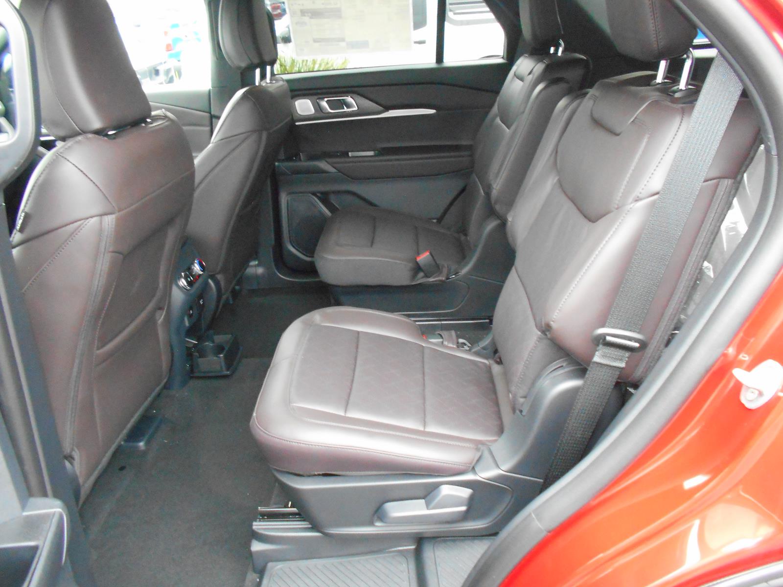 New 2026 Ford Explorer Platinum - photo 7