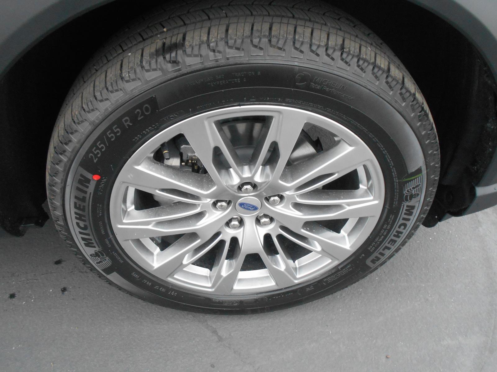 New 2026 Ford Explorer ACTIV - photo 3