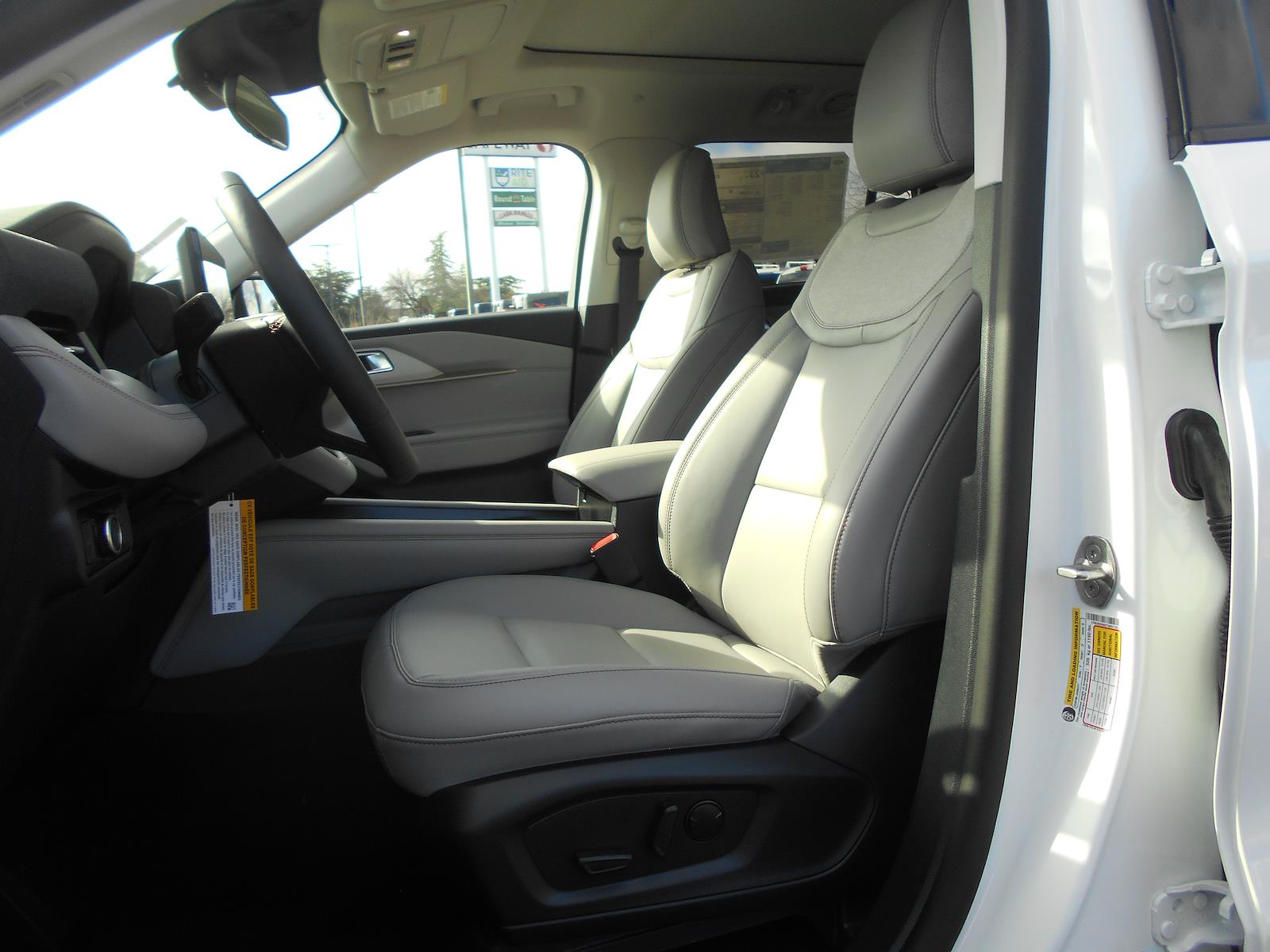 New 2026 Ford Explorer ACTIV - photo 4