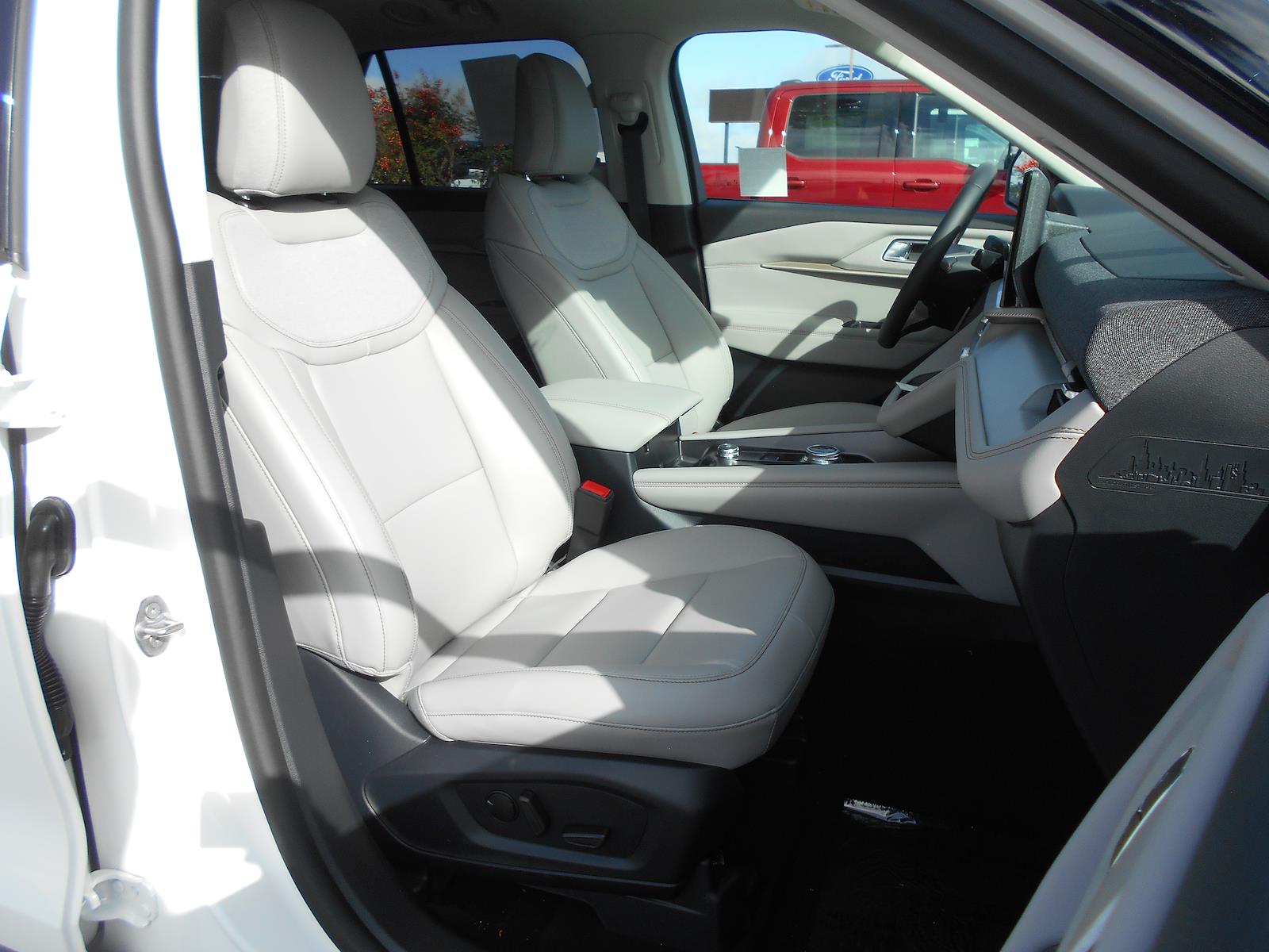 New 2026 Ford Explorer ACTIV - photo 5