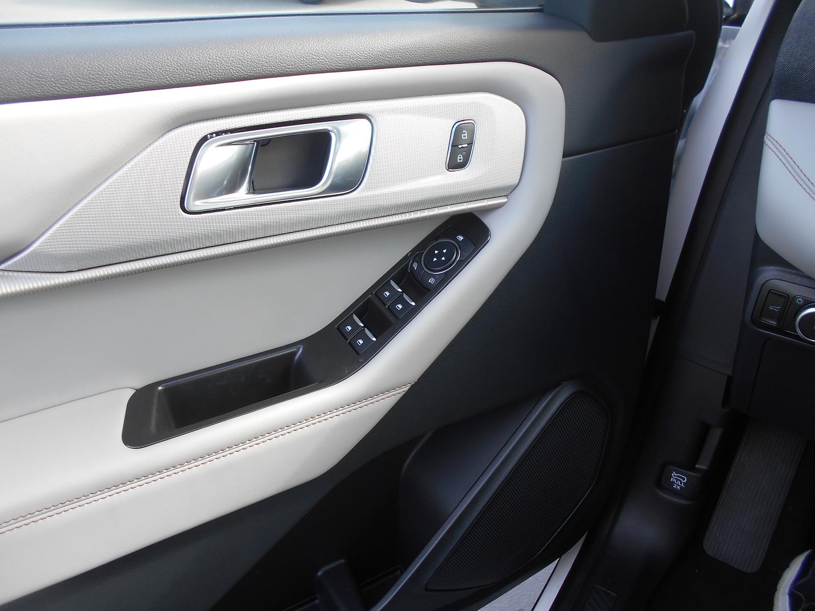 New 2026 Ford Explorer ACTIV - photo 9
