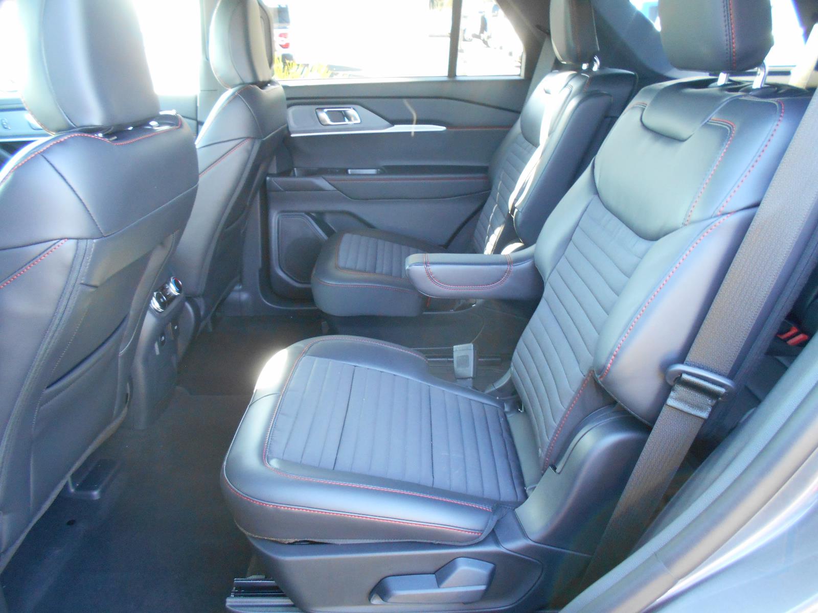 New 2026 Ford Explorer ST-Line - photo 28