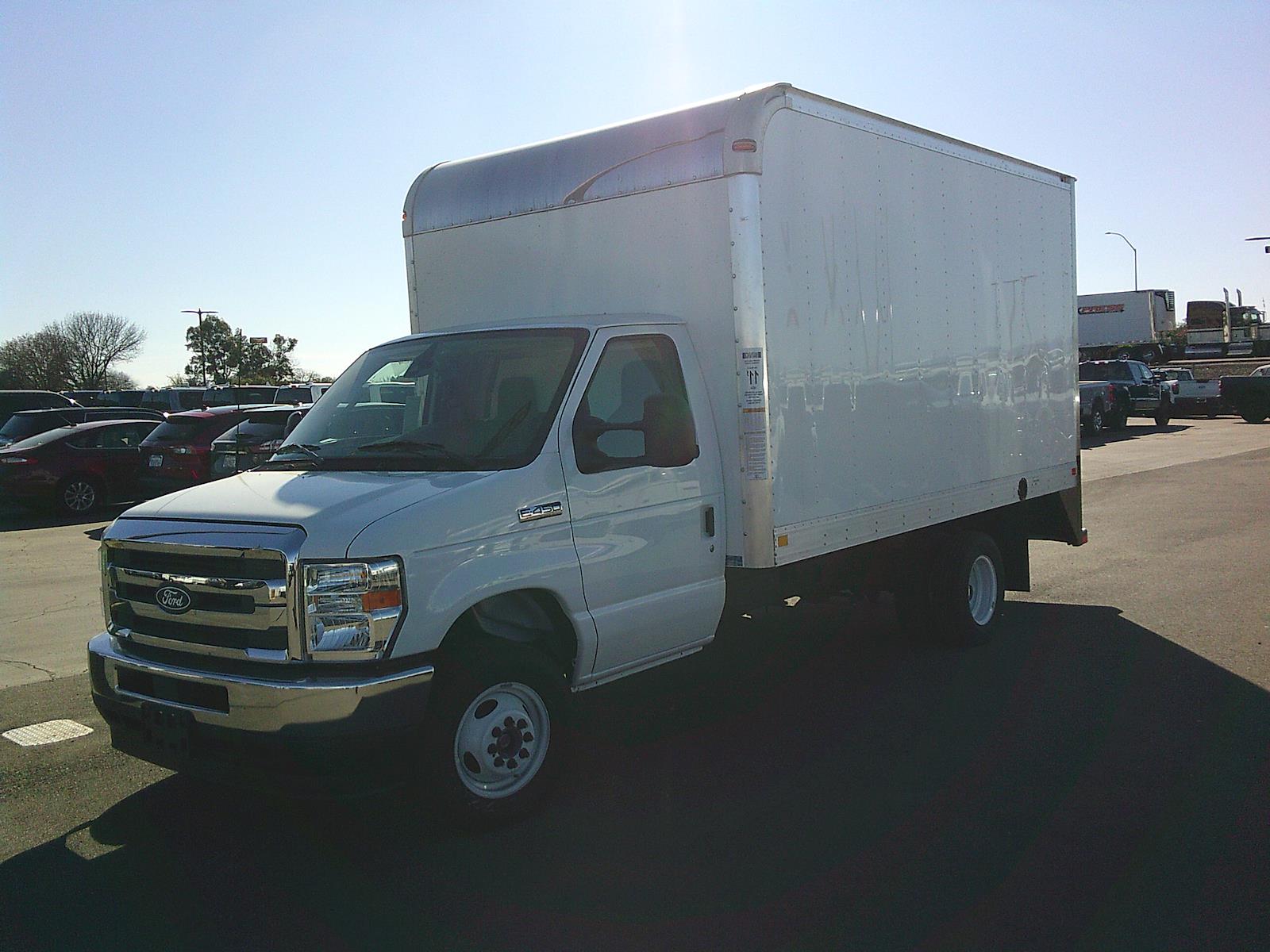 New 1996 Ford E-450 Cutaway - photo 3