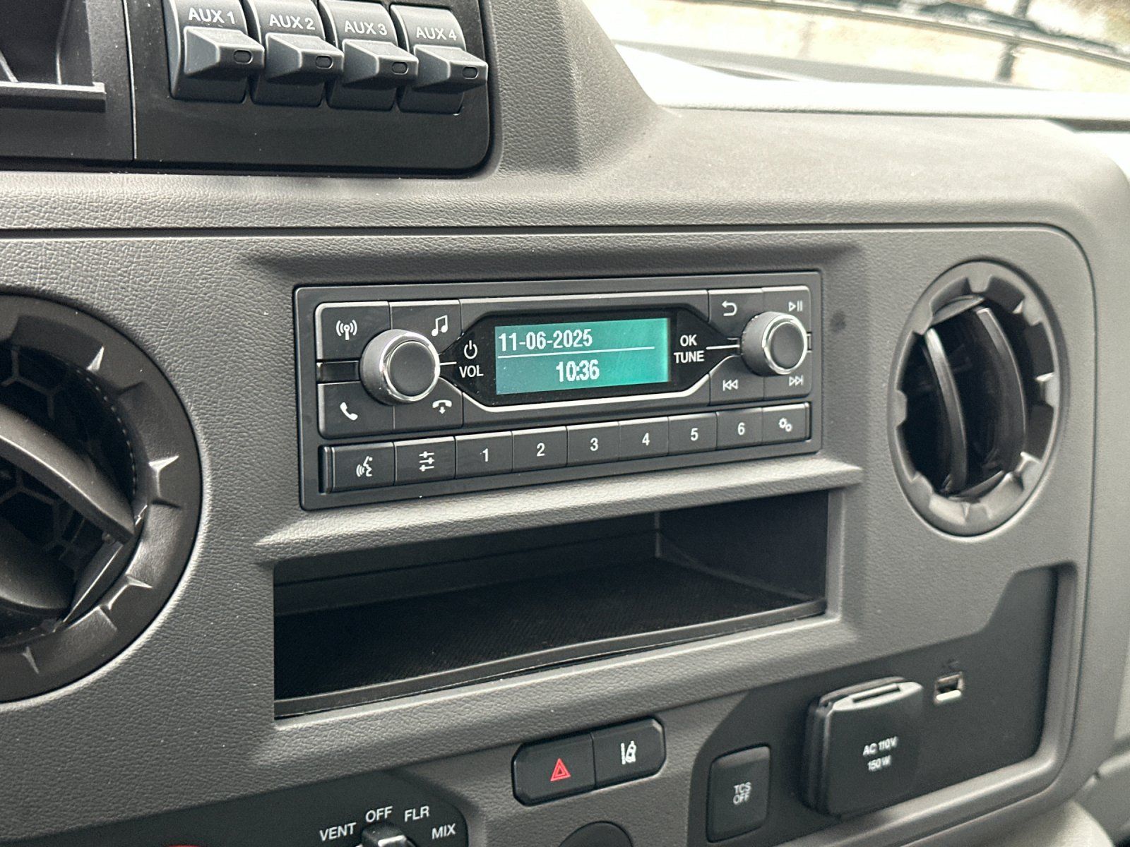 New 1996 Ford E-450 Cutaway - photo 27