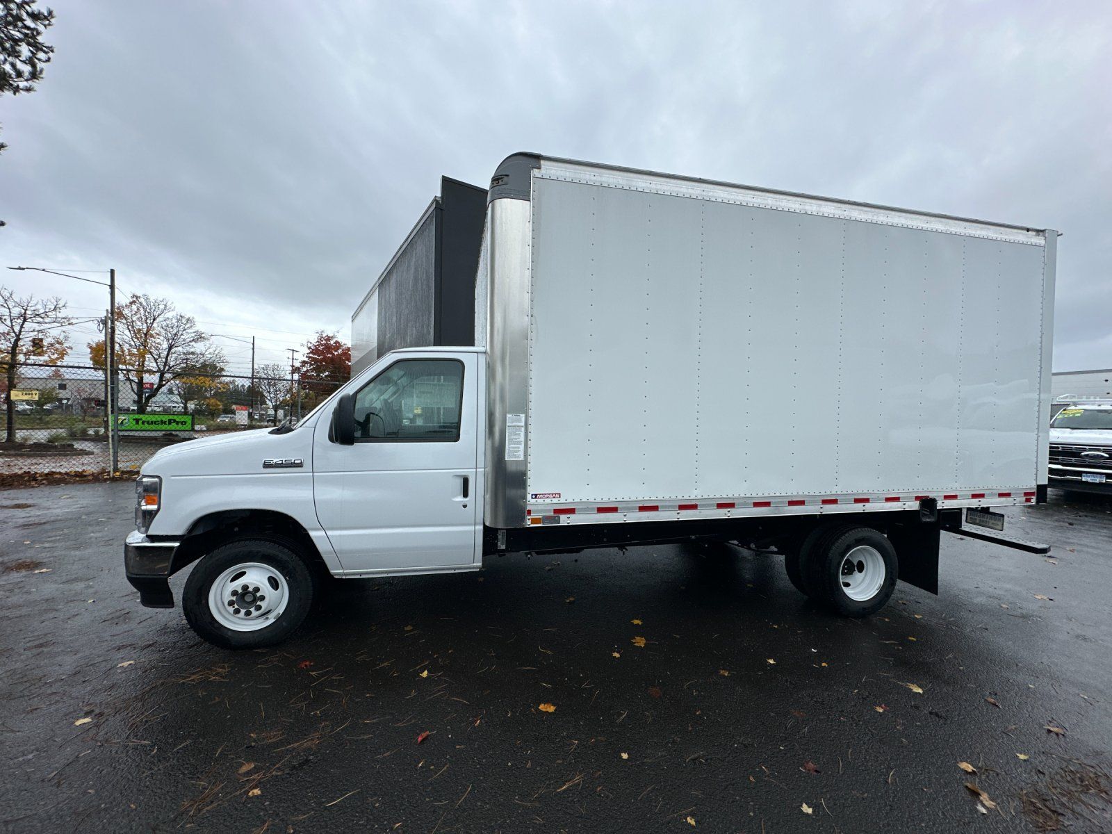 New 1996 Ford E-450 Cutaway - photo 10