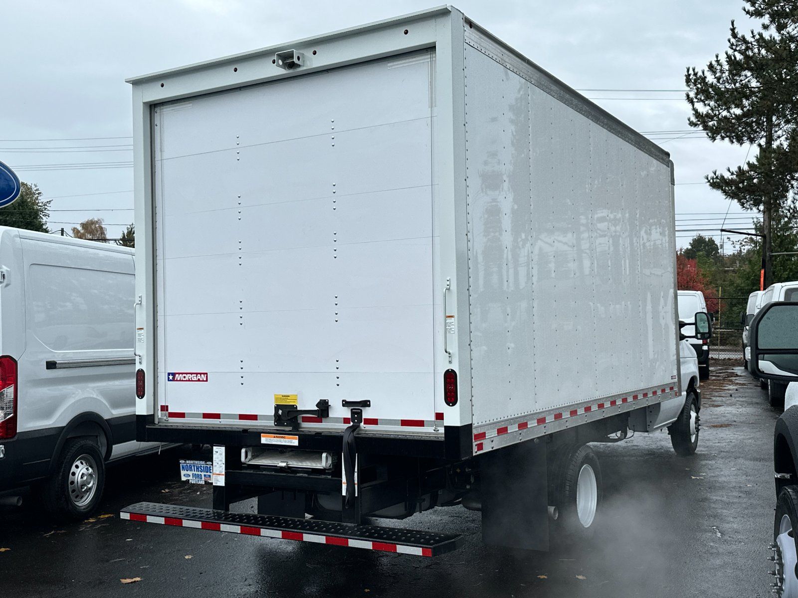 New 1996 Ford E-450 Cutaway - photo 13