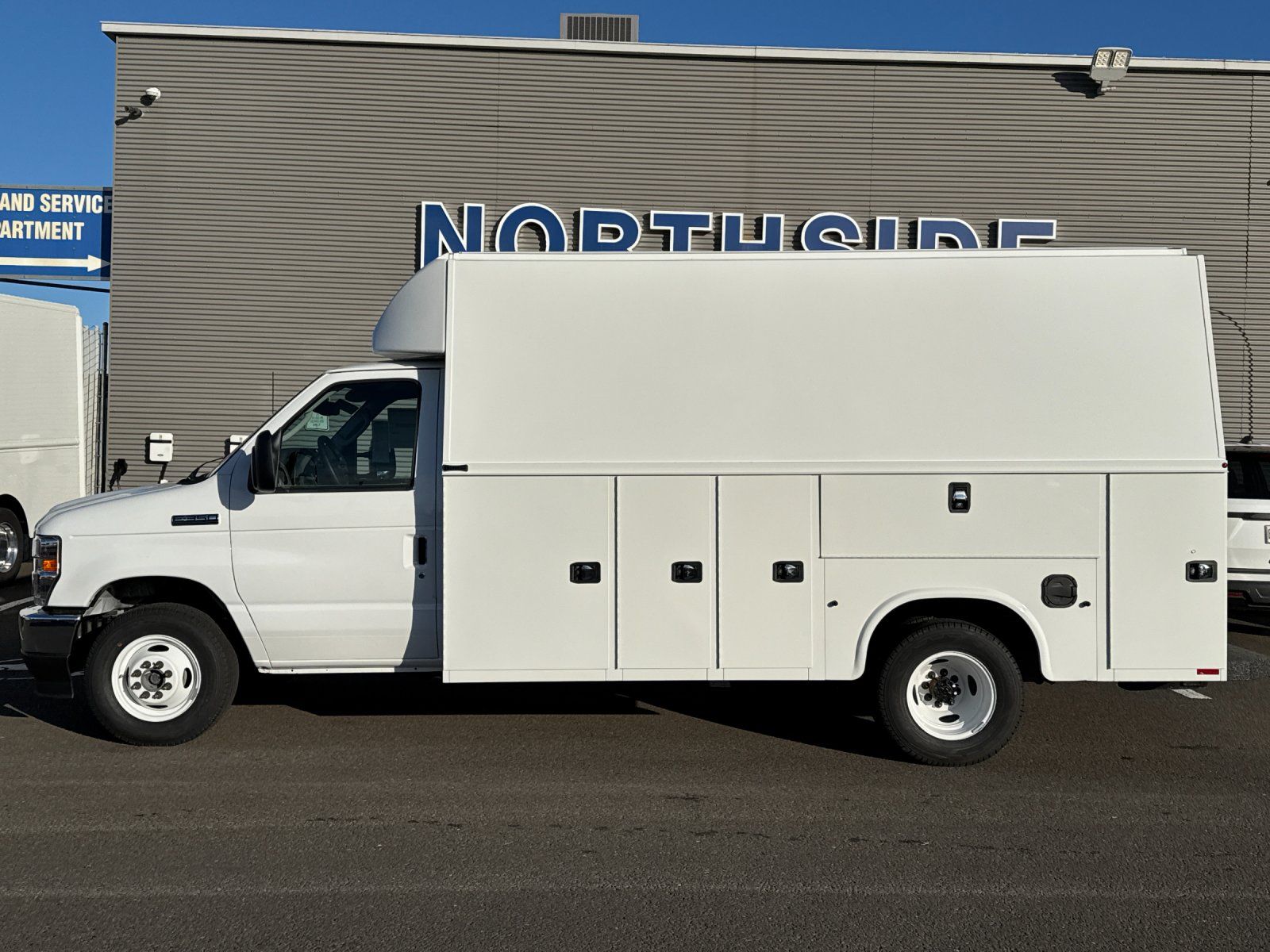 New 2026 Ford E-350 Cutaway - photo 3