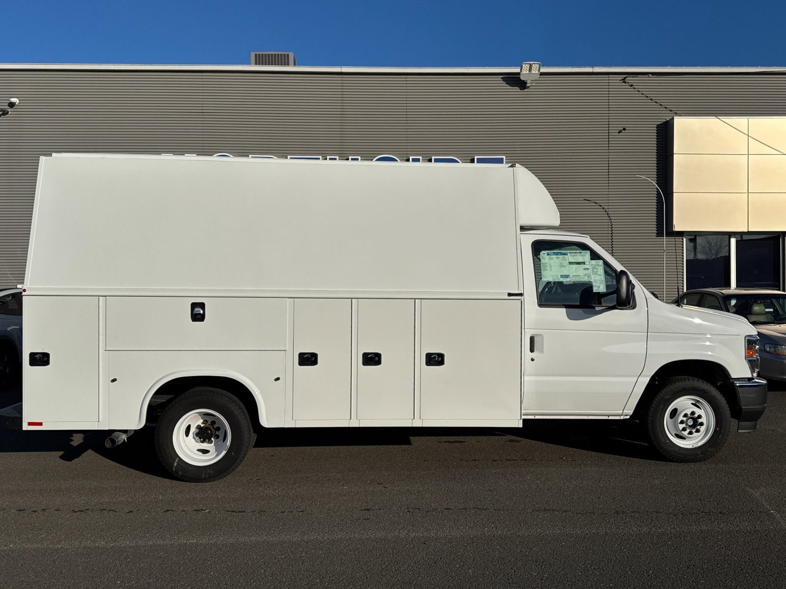 New 2026 Ford E-350 Cutaway - photo 7