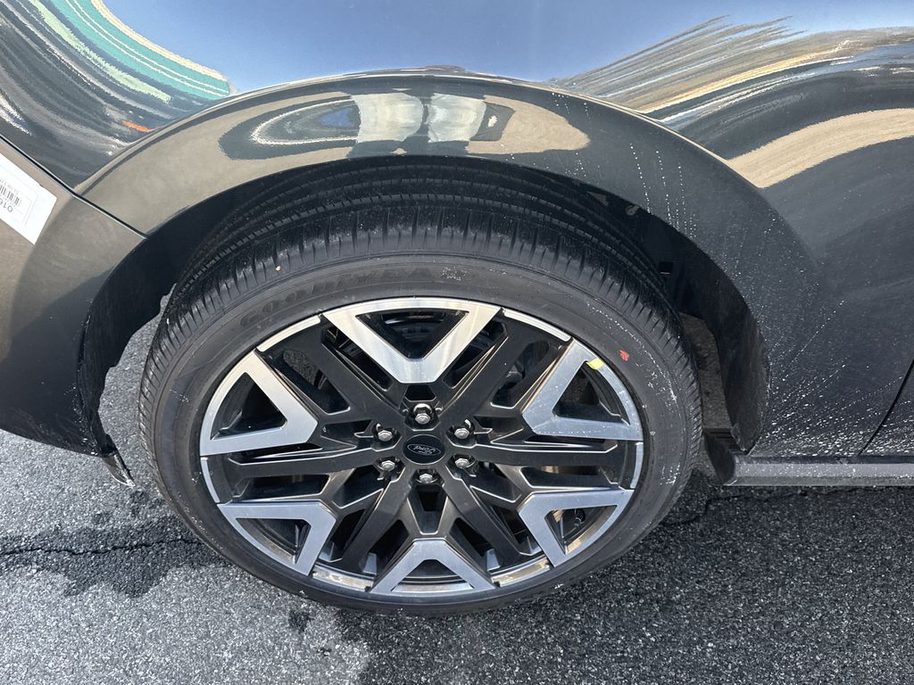 New 2026 Ford Expedition Platinum - photo 7