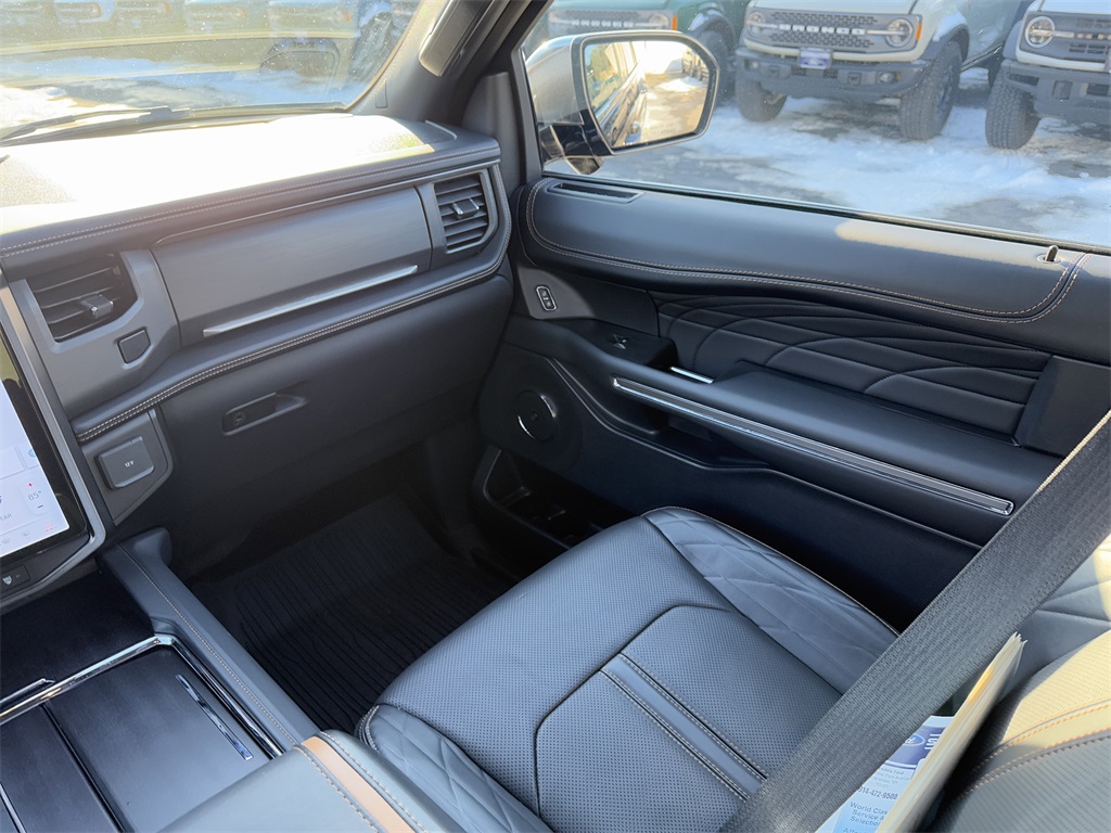 Used 2024 Ford Expedition Platinum - photo 15