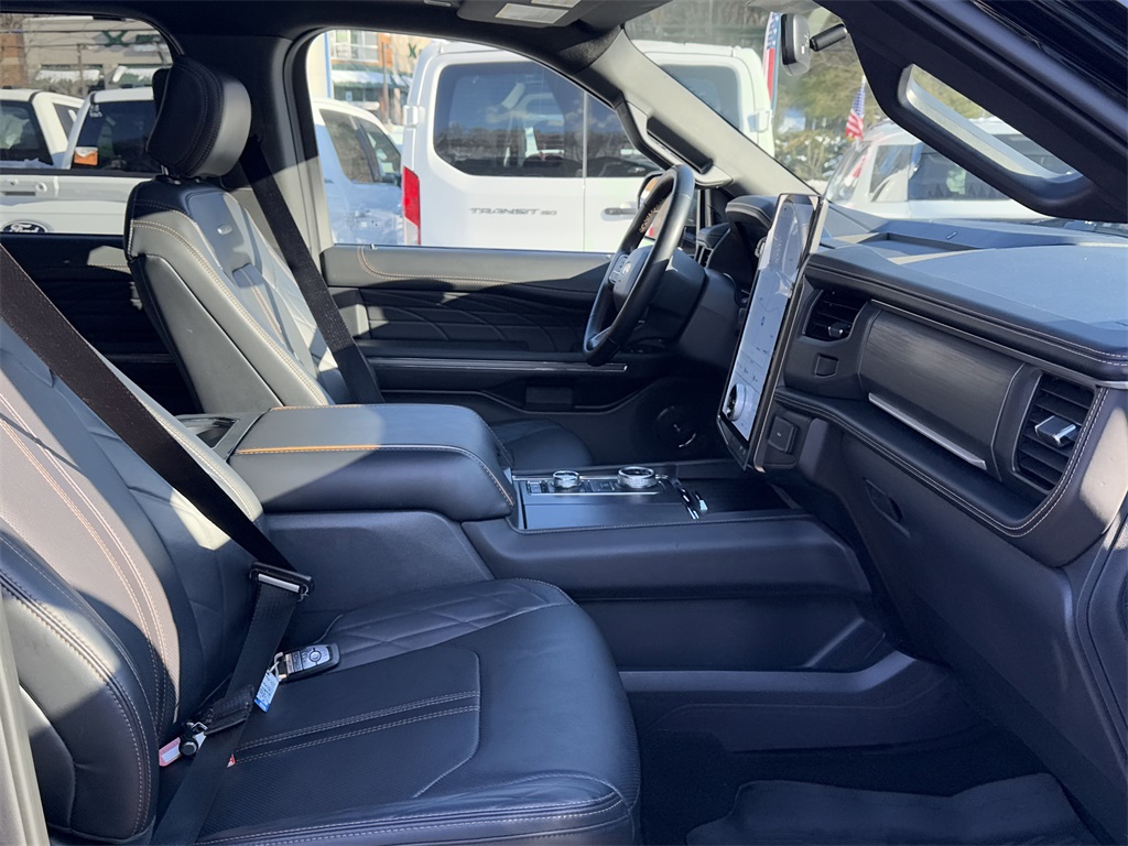 Used 2024 Ford Expedition Platinum - photo 29
