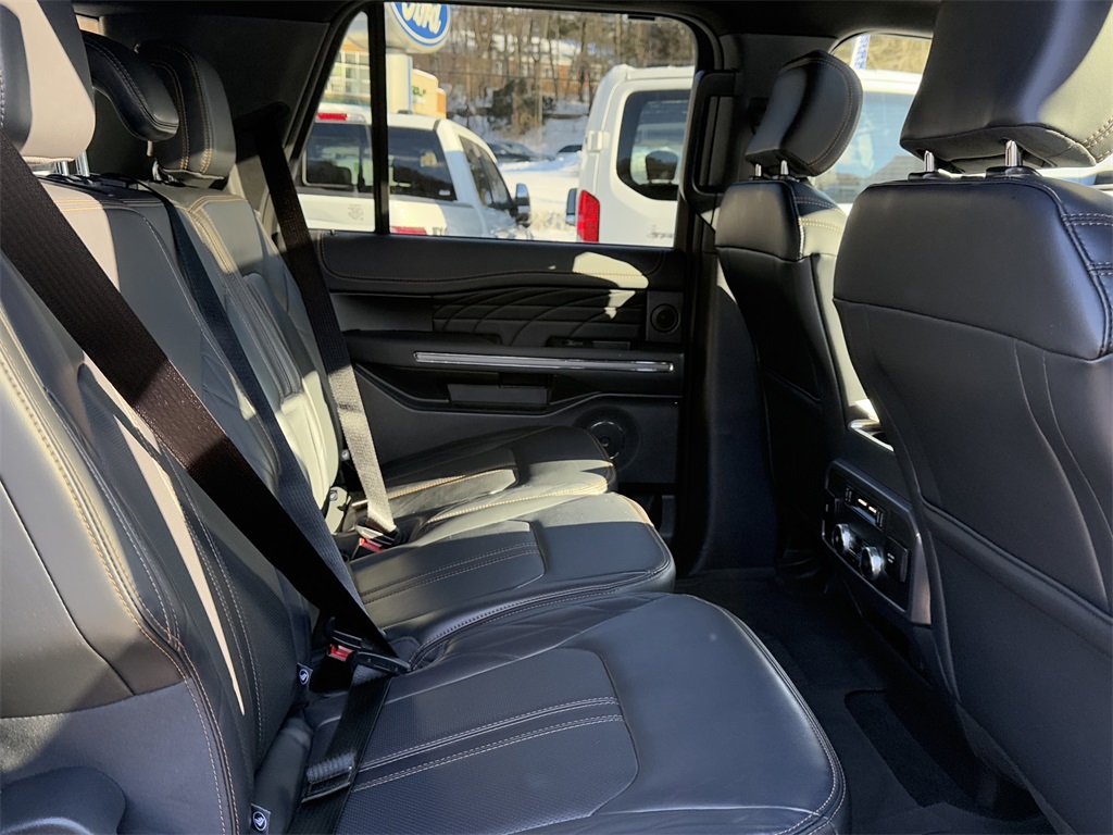 Used 2024 Ford Expedition Platinum - photo 31