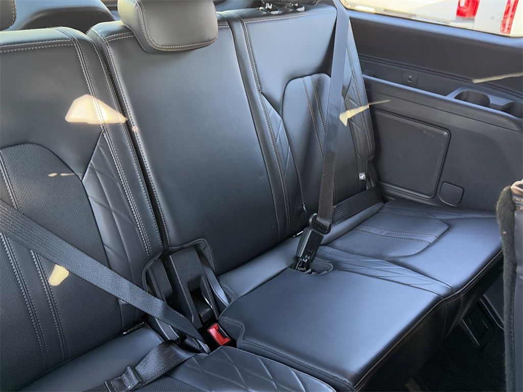 Used 2024 Ford Expedition Platinum - photo 32