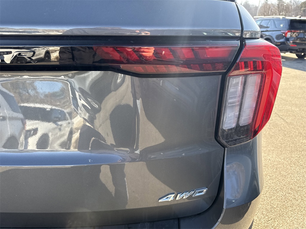 Used 2026 Ford Explorer - photo 1