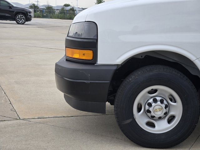 New 2025 Chevrolet Express 2500 Empty Cargo Van - photo 5