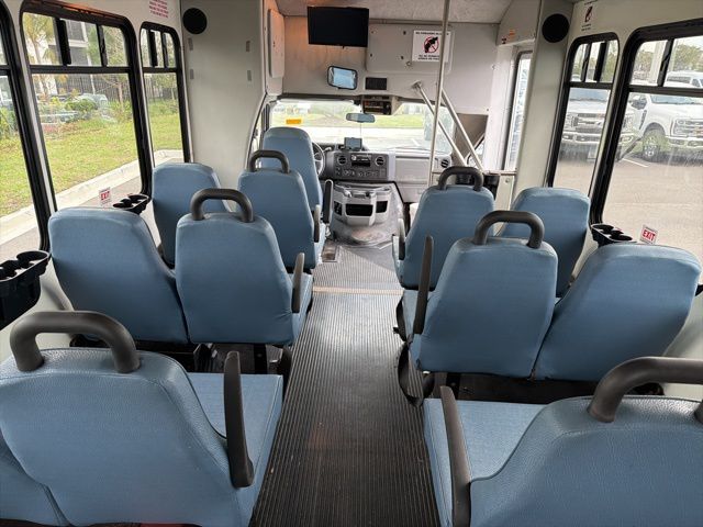 Used 2013 Ford E-350 Cutaway - photo 16