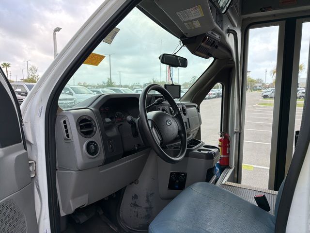 Used 2013 Ford E-350 Cutaway - photo 9
