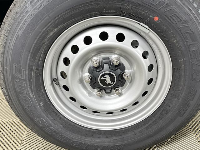 New 2025 Ford Bronco Base - photo 28
