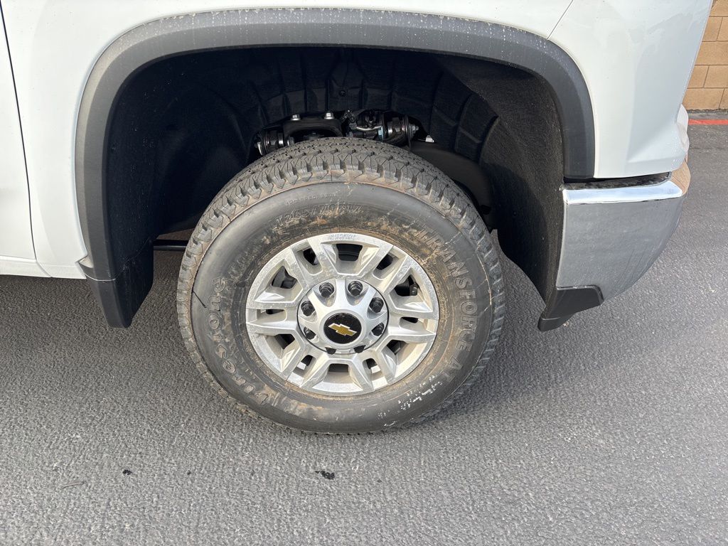 New 2026 Chevrolet Silverado 2500 Double Cab Cab Chassis - photo 3
