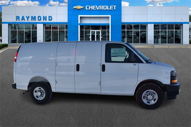 New 2025 Chevrolet Express 2500 Empty Cargo Van - photo 3