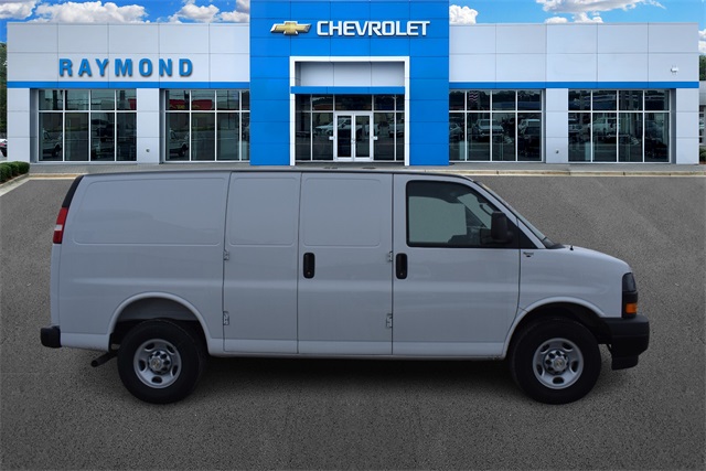 New 2025 Chevrolet Express 2500 Empty Cargo Van - photo 3