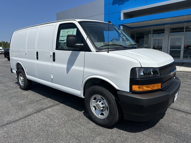 New 2025 Chevrolet Express 3500 - photo 2