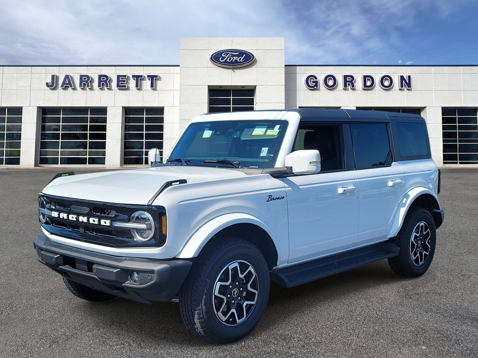 Used 2025 Ford Bronco - photo 2